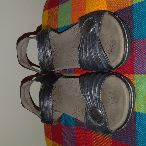 Taos Escape Pewter Metallic Grey Silver Sandal Slingback Comfort Shoe US 8 EU 39 - Picture 1 of 11